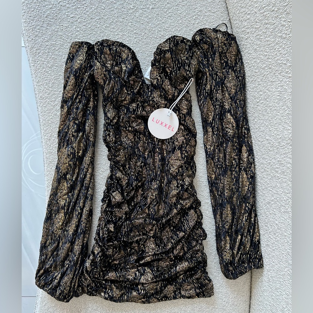 Mini Dress and puffy sleeve